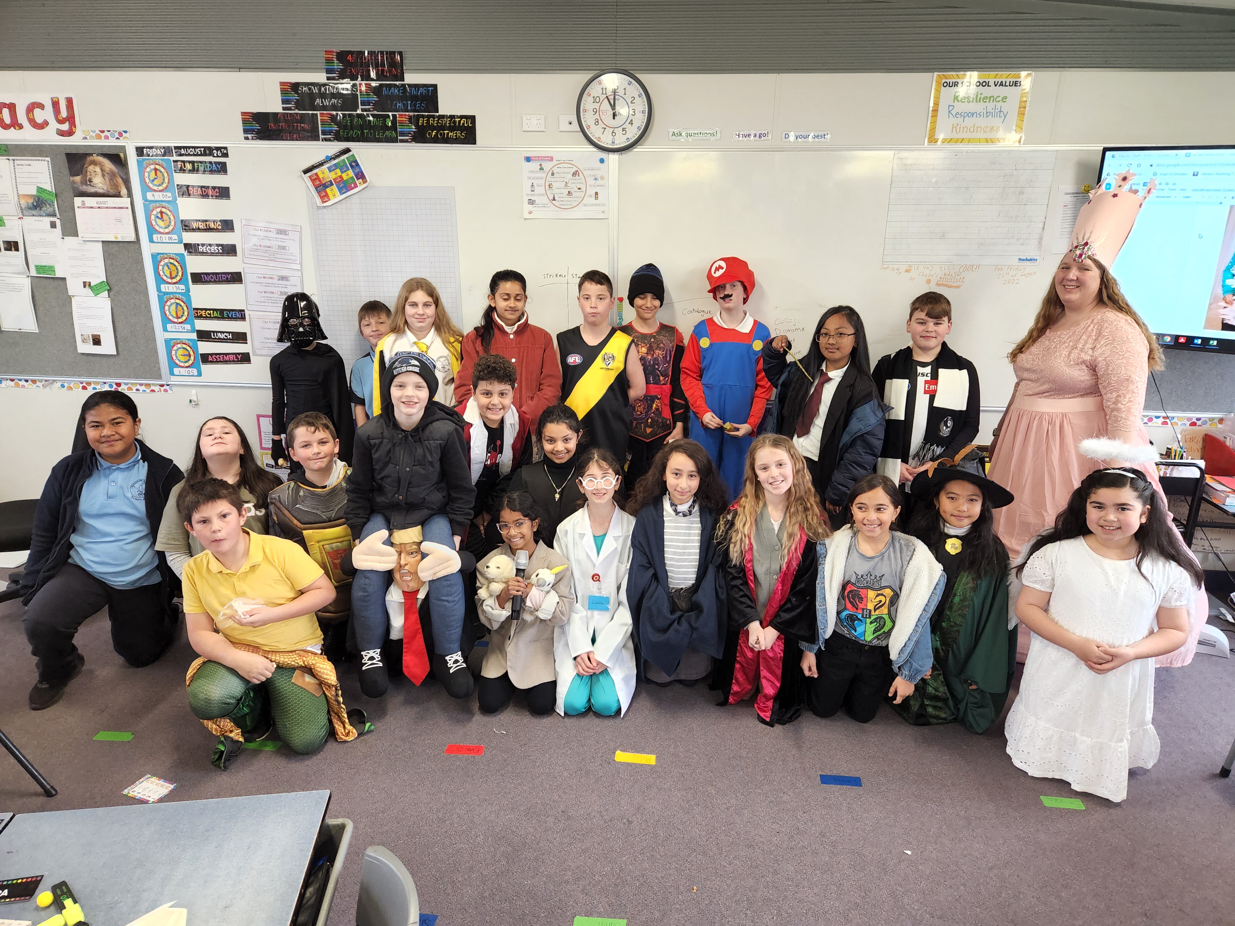 /uploaded_files/media/gallery/1661994002Copy of 4B - Book Week.jpg
